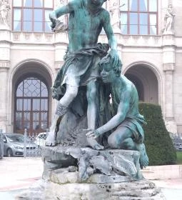 Vízcsorgató gyermekek kútja