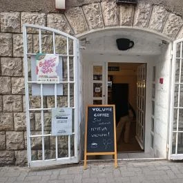 Volume - Cut, Coffee, Culture Budapest - Külső kép