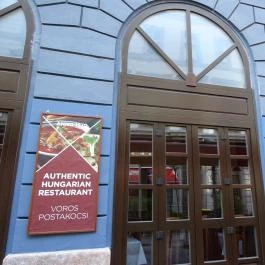Vörös Postakocsi Étterem, Budapest - Külső kép