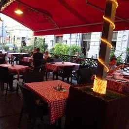 Vörös Postakocsi Étterem, Budapest - Külső kép