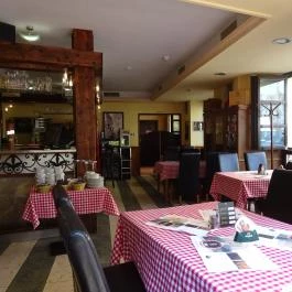 Vörös Postakocsi Étterem, Budapest - Belső