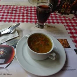 Vörös Postakocsi Étterem, Budapest - Étel/ital