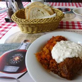 Vörös Postakocsi Étterem, Budapest - Étel/ital