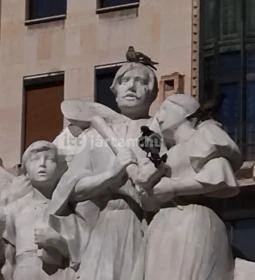 Vörösmarty Mihály szobra