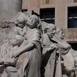 Vörösmarty Mihály szobra Budapest - Egyéb