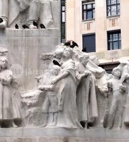 Vörösmarty Mihály szobra