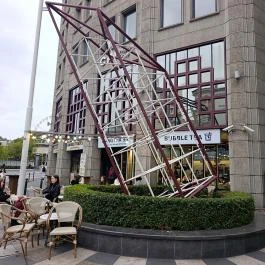 Wang Cha, Budapest - Külső kép