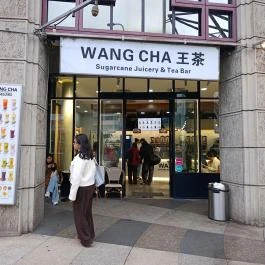 Wang Cha, Budapest - Külső kép