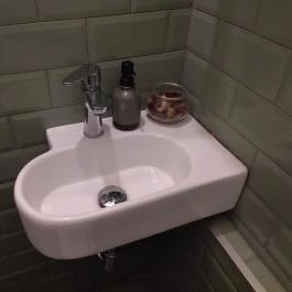 Warmup Bár Budapest - Mosdó