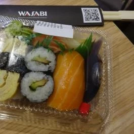 Wasabi Running Sushi & Wok Restaurant - MOM Park Budapest - Étel/ital