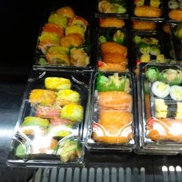 Wasabi Running Sushi & Wok Restaurant - MOM Park Budapest - Étel/ital