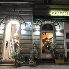 Wine Not? Hungarian Wine Shop & Bar Budapest - Külső kép
