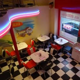 WOW American Retro Diner Budapest - Belső