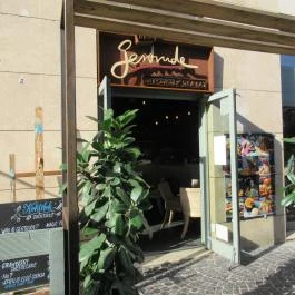 Yes, Gertrude, Budapest - Külső kép