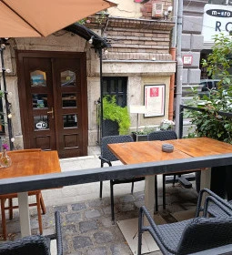 Yugo Resto bar