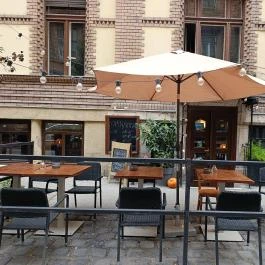 Yugo Resto bar Budapest - Külső kép