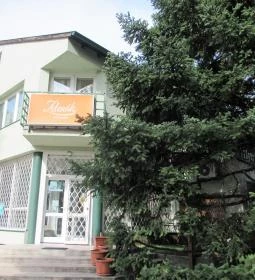 Zelenák Sütiház - Gitár utca