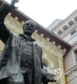 Zichy Nándor szobra