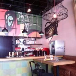 Zizi Bubbles & Tapas, Budapest - Belső