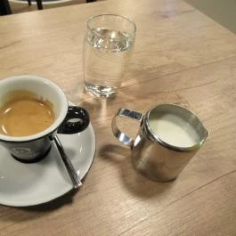 Zokni Kávézója Budapest - Étel/ital