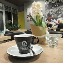 Zokni Kávézója Budapest - Étel/ital