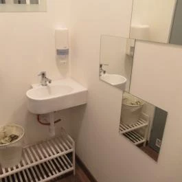 Zokni Kávézója Budapest - Mosdó