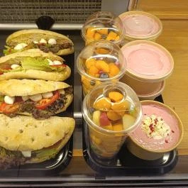 Zoli's Café Bakery Budapest - Étel/ital