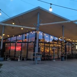 Zsiráf Buda Budapest - Külső kép