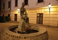 Zsuzsi szobor Veszprém