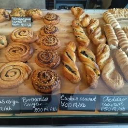 Zümmögô Pékség & Kávézó Budapest - Étel/ital