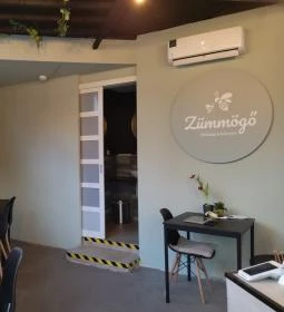 Zümmögô Pékség & Kávézó