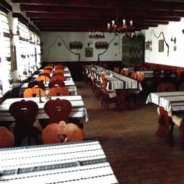 Gyöngyösi Betyárcsárda Rezi - Belső