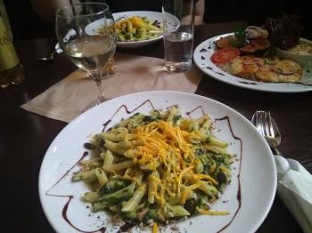 Neked Csak Szofi Pécs