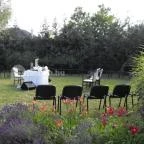 Hotel Kiss Tata - Medence/kert