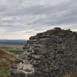 Somlói vár Doba - Külső kép