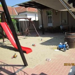 Corvin Gyula Apartmanház, Gyula - Medence/kert