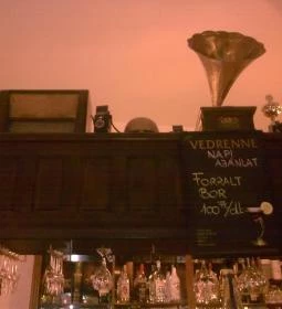 Ribillió Kávézó & Söröző