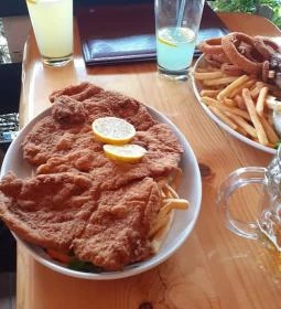 Bucka Pub Steak House