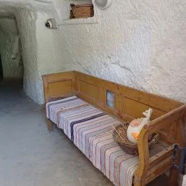 Sáfrány Kert és Egerszalóki Barlanglakások, Egerszalók - Egyéb