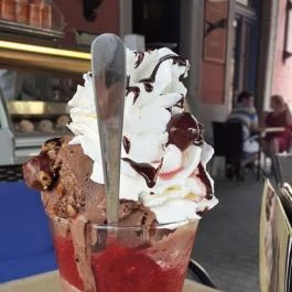 Esztergomi Központi Kávéház Szamos Cukrászda, Esztergom - Egyéb