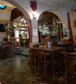 Korhely Étterem-Pub