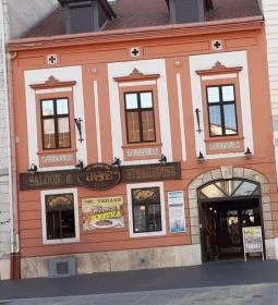 Papa Joe Saloon & Steak House