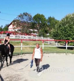 Rádpusztai Lovascentrum