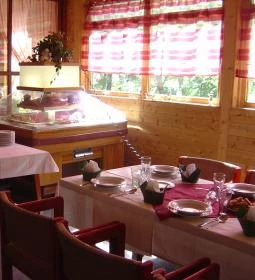 Leányvár Fogadó étterme