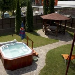 Buli Villa Rakamaz - Medence/kert