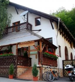 Vadász Étterem és Panzió