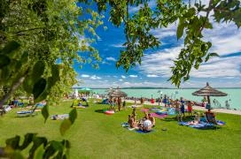 Balatontourist Napfény Kemping Révfülöp