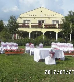 Huszár Panzió & Étterem