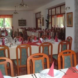 Huszár Panzió Sárospatak - Vendéglátás