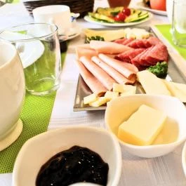 Kert Panzió Sárospatak - Vendéglátás